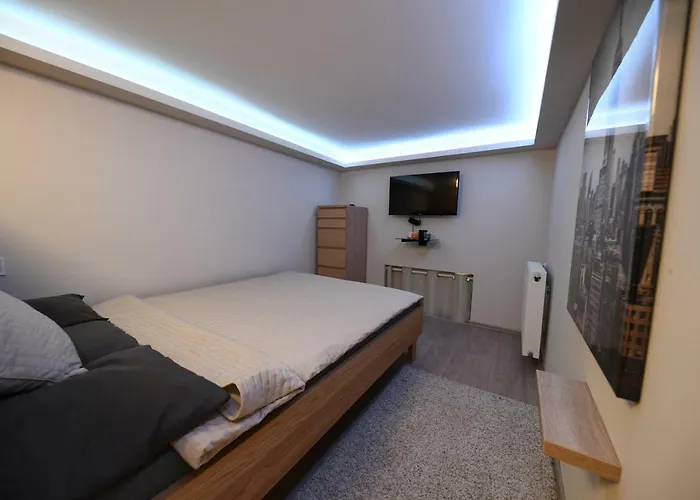 Cosy 2 Bedroom Flat In The Heart Of *