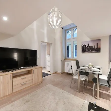 Cosy 2 Bedroom Flat In The Heart Of