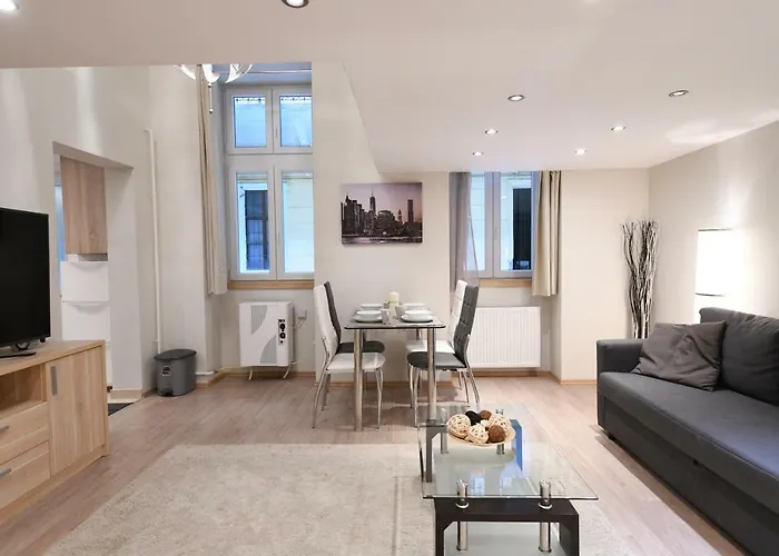 Cosy 2 Bedroom Flat In The Heart Of